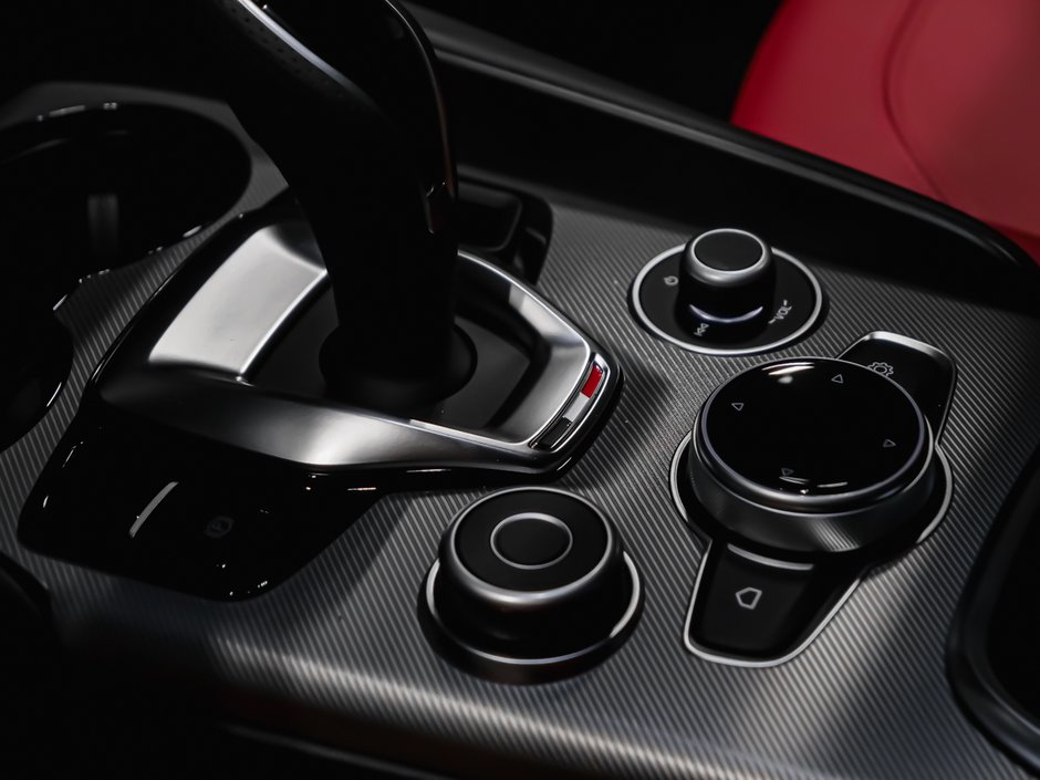 2026 Alfa Romeo Giulia Veloce-11