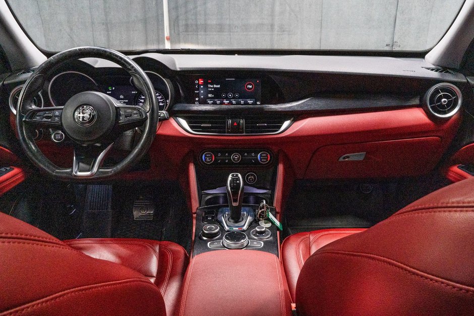 Alfa Romeo Stelvio SPORT 2020-9