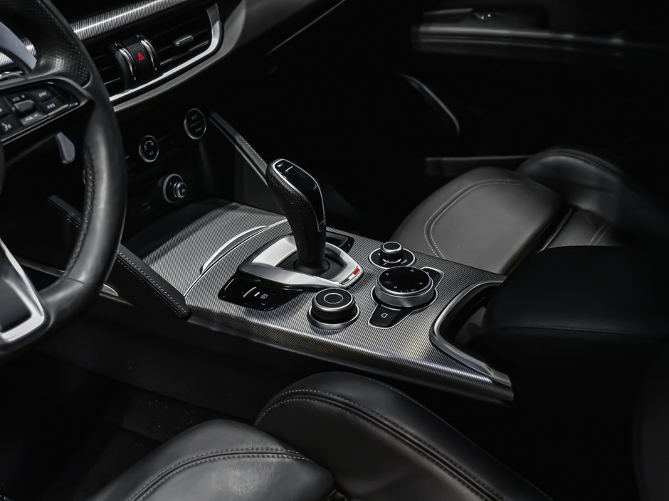 Alfa Romeo Stelvio TI SPORT 2021-9