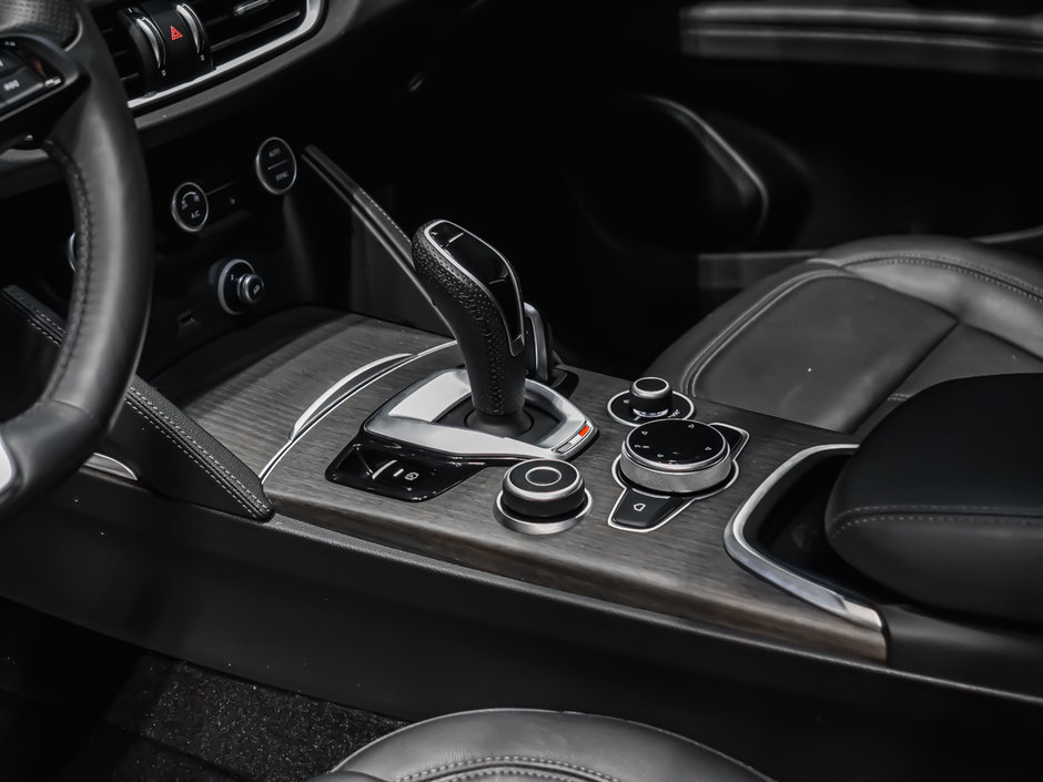 2021 Alfa Romeo Stelvio Ti-9