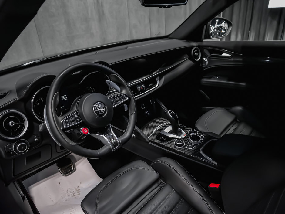 Alfa Romeo Stelvio Quadrifoglio 2022-7