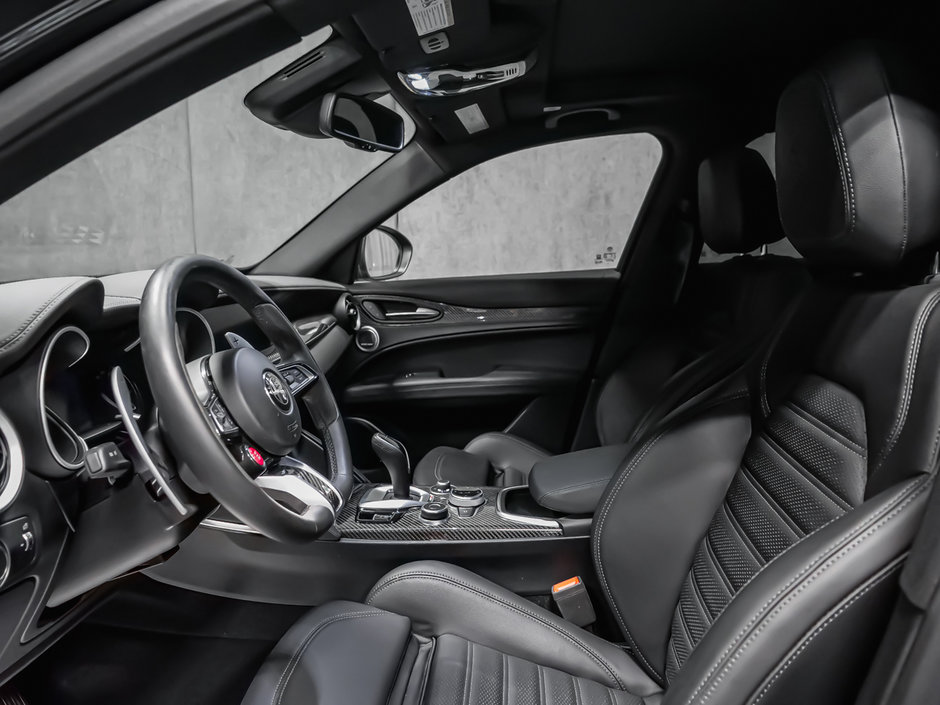 Alfa Romeo Stelvio Quadrifoglio 2022-16