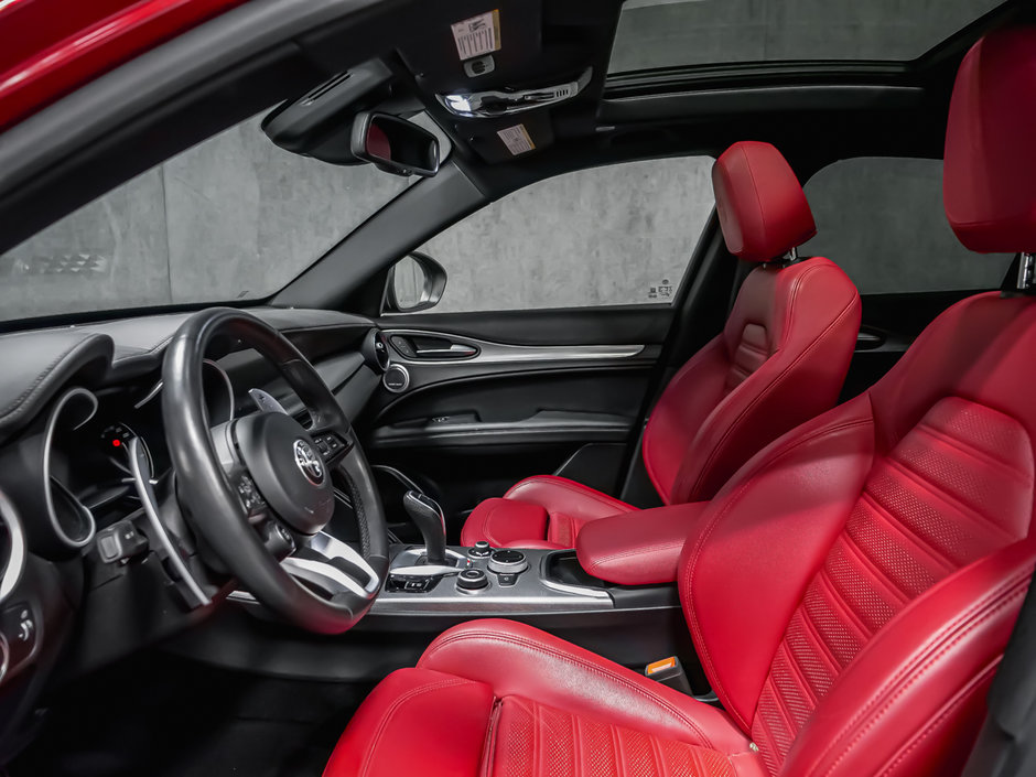 2022 Alfa Romeo Stelvio Veloce-13