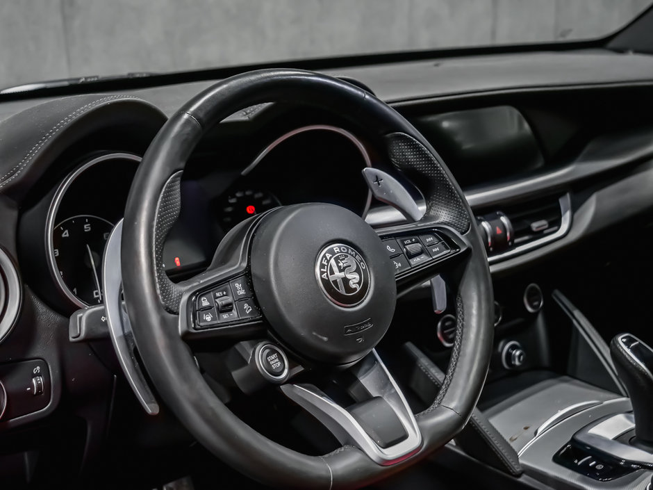 2022 Alfa Romeo Stelvio Veloce-8