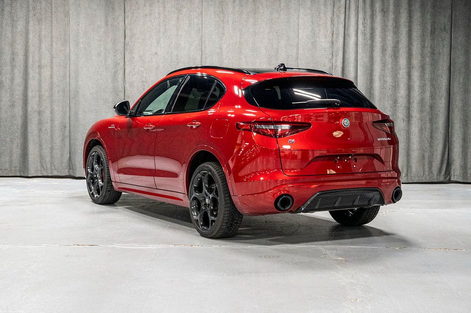 2022 Alfa Romeo Stelvio VELOCE-4