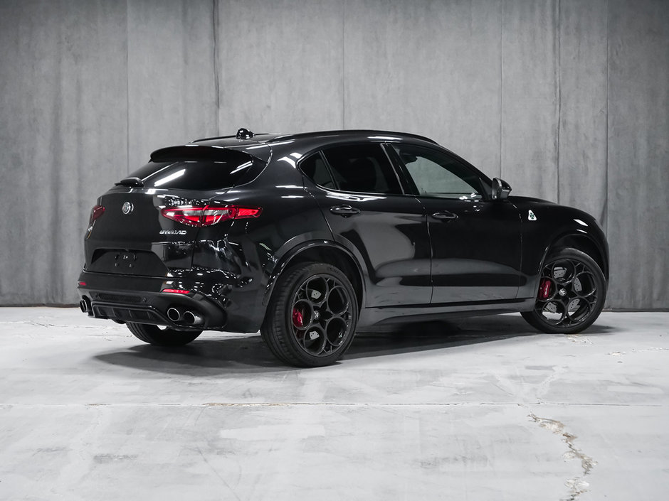 2023 Alfa Romeo Stelvio QUADRIFOGLIO-4