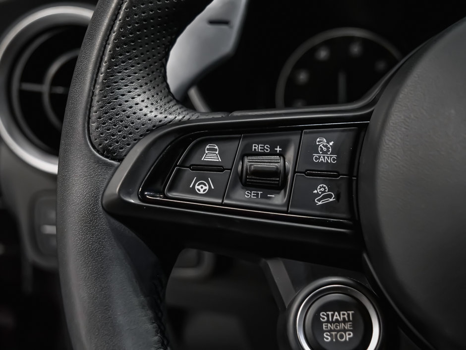 2023 Alfa Romeo Stelvio VELOCE-13