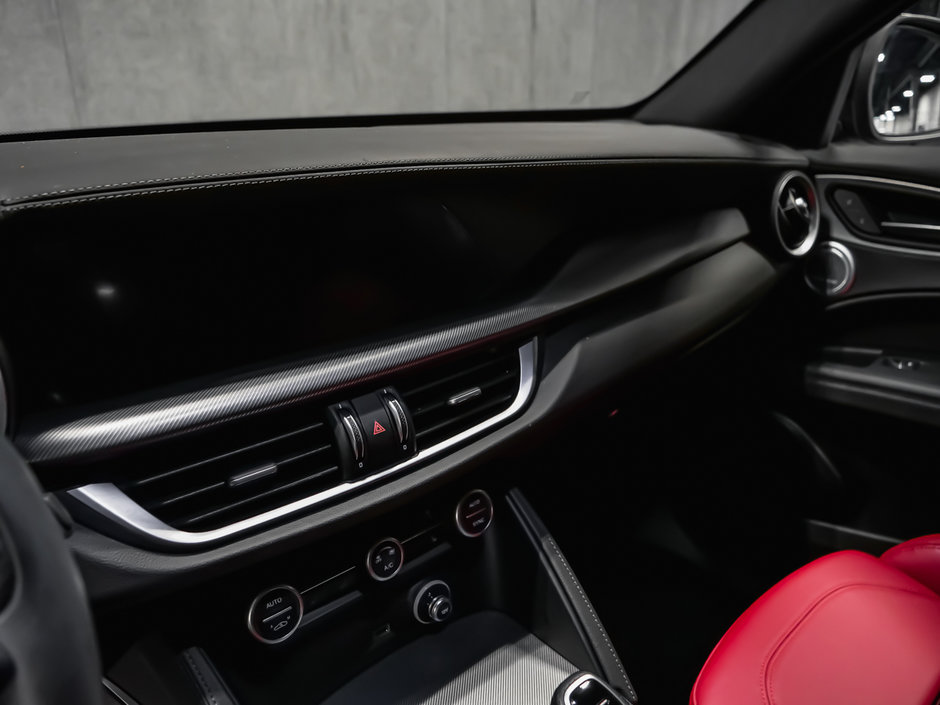 2023 Alfa Romeo Stelvio VELOCE-11