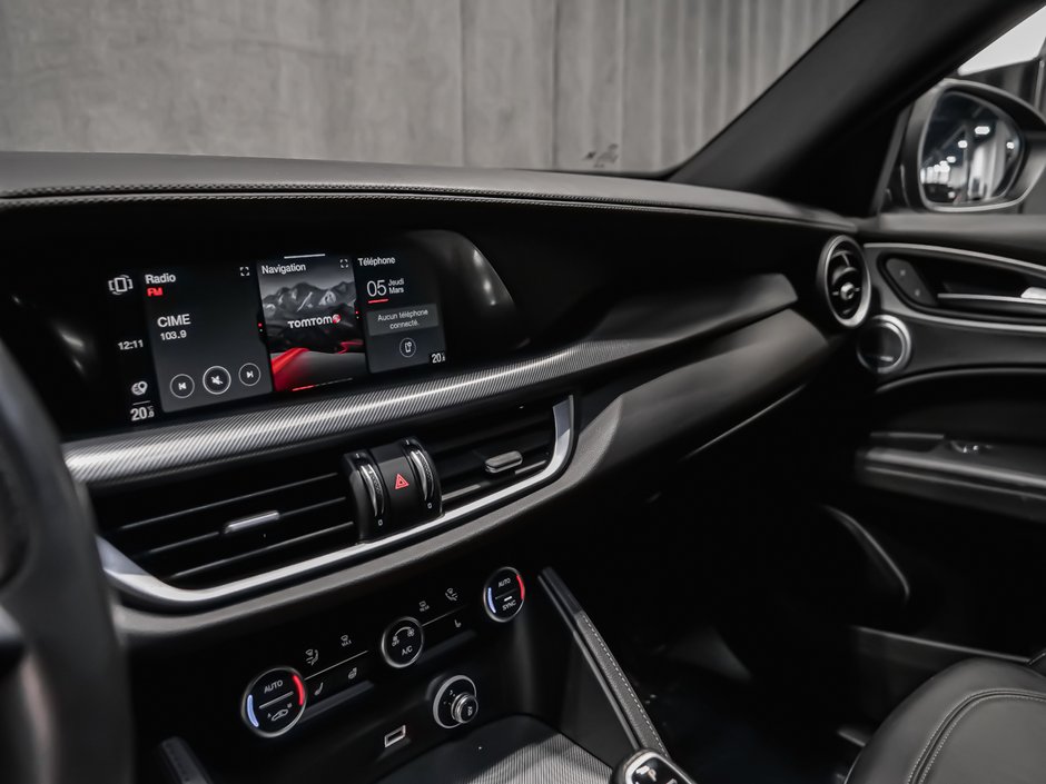 Alfa Romeo Stelvio VELOCE HARMAN KARDON SOUNS SYSTEM SPORT SEATS 2023-14