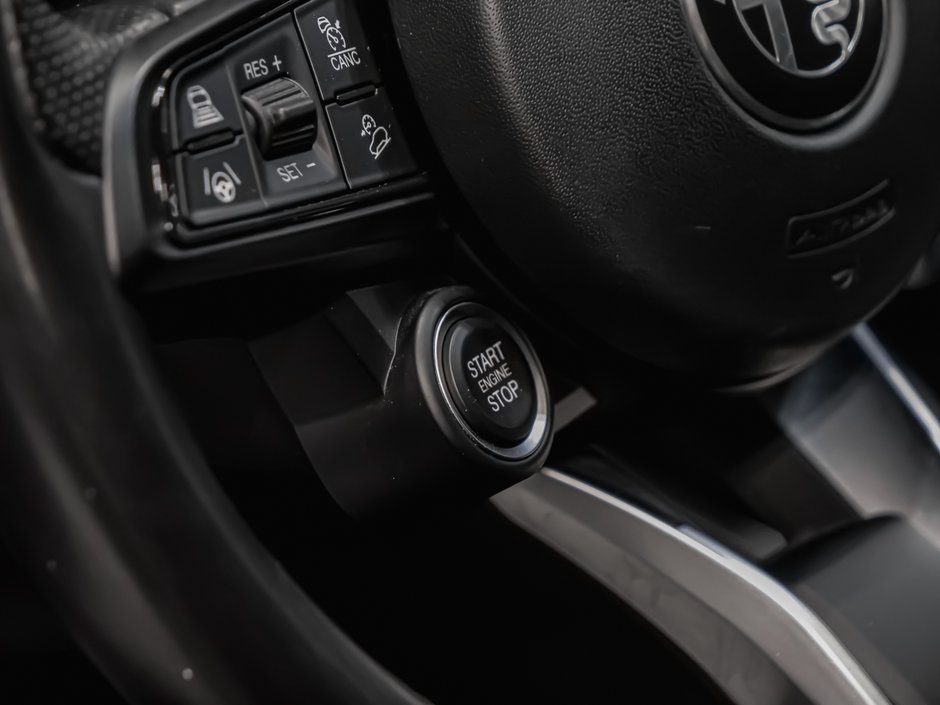 Alfa Romeo Stelvio VELOCE HARMAN KARDON SOUNS SYSTEM SPORT SEATS 2023-10