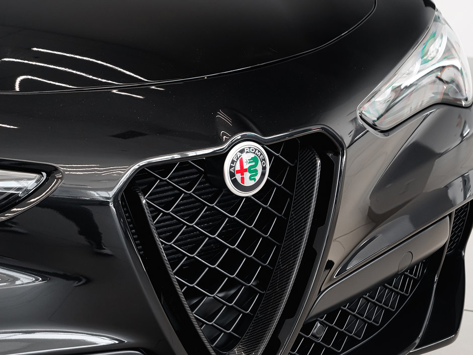 Alfa Romeo Stelvio SUPER SPORT 2024-4