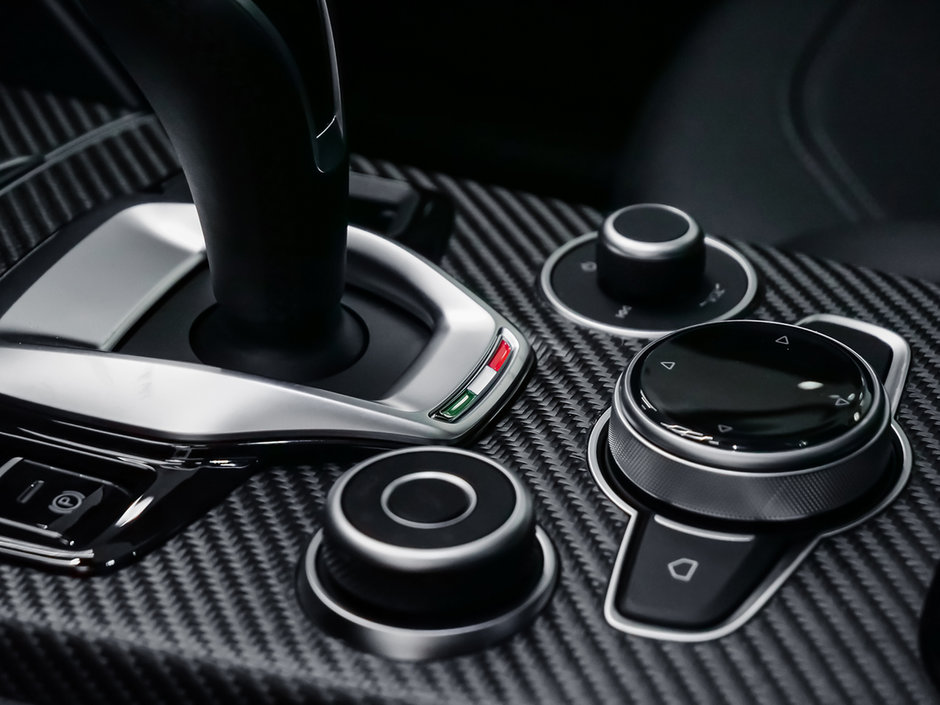 Alfa Romeo Stelvio QUADRIFOGLIO 2024-32