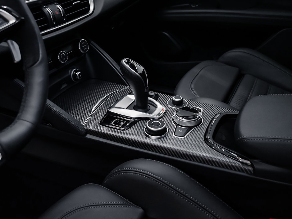 Alfa Romeo Stelvio QUADRIFOGLIO 2024-31