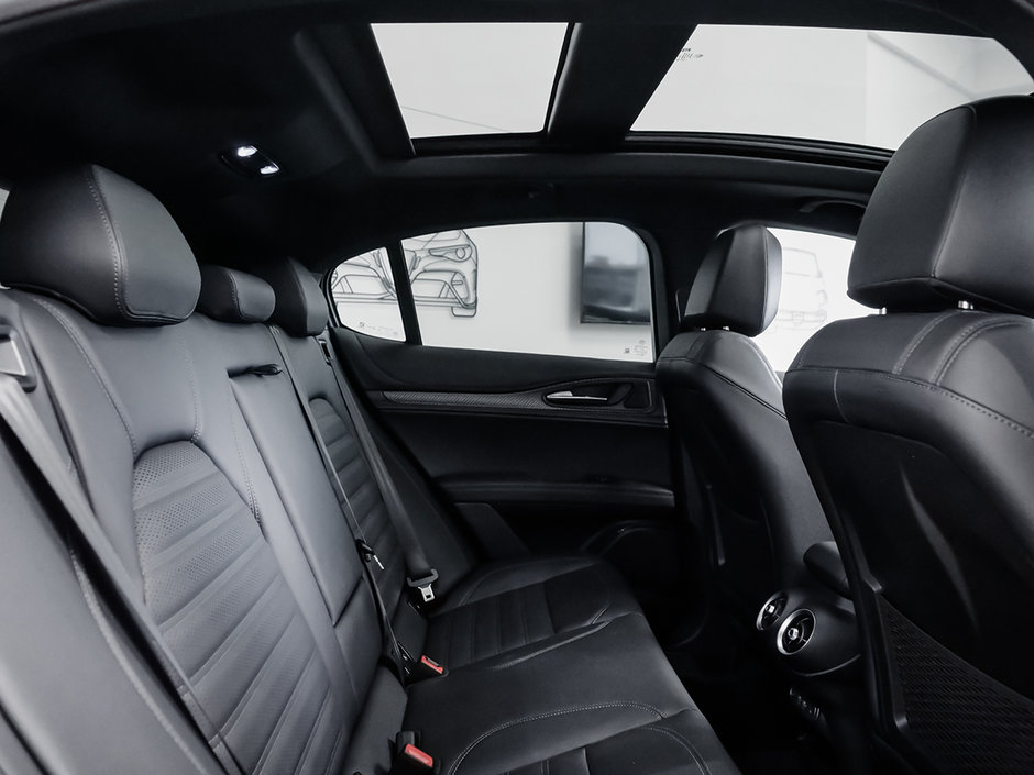 Alfa Romeo Stelvio QUADRIFOGLIO 2024-66