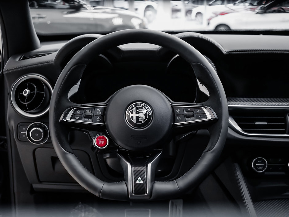 Alfa Romeo Stelvio QUADRIFOGLIO 2024-55