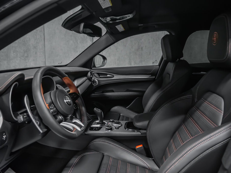 Alfa Romeo Stelvio  2025-31