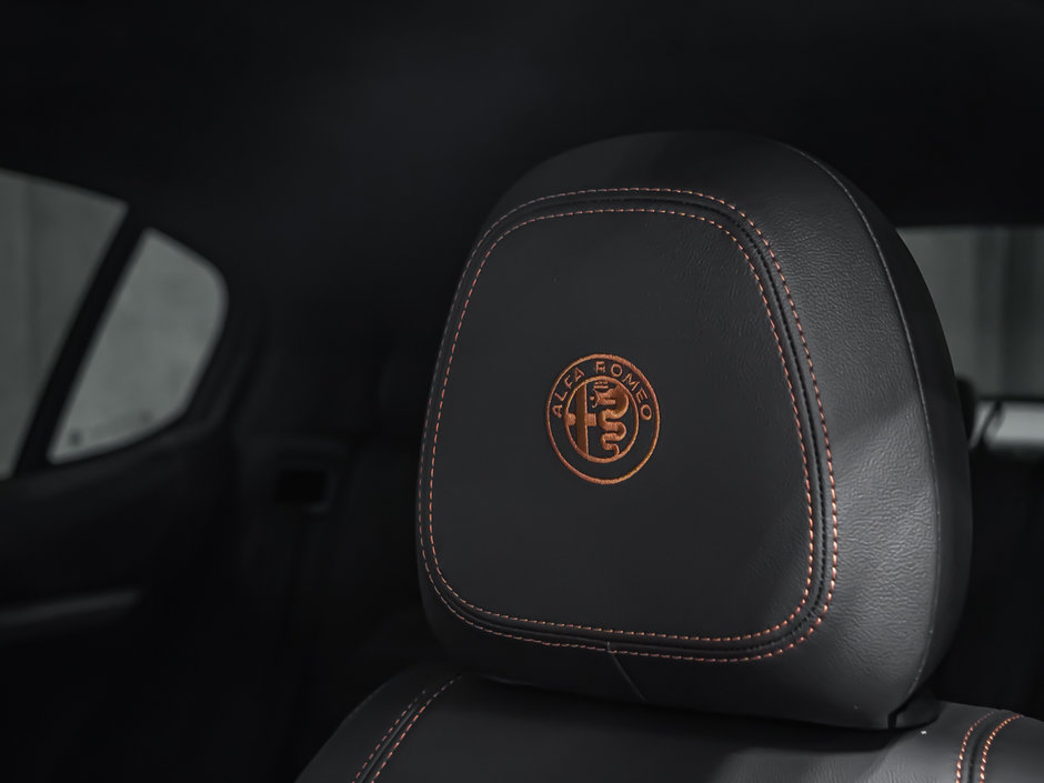 Alfa Romeo Stelvio  2025-35