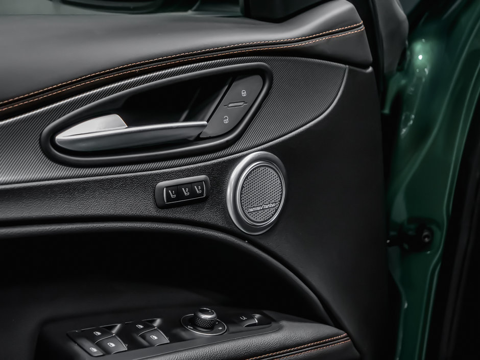 Alfa Romeo Stelvio Intensa 2025-14
