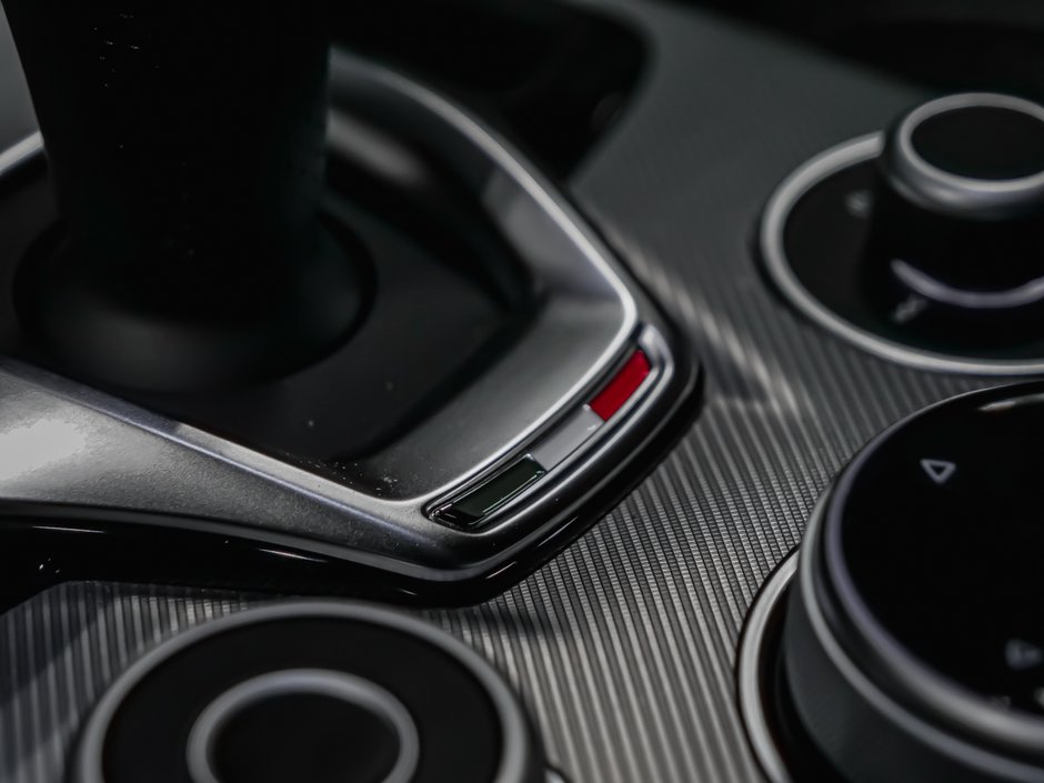 2025 Alfa Romeo STELVIO Stelvio-18