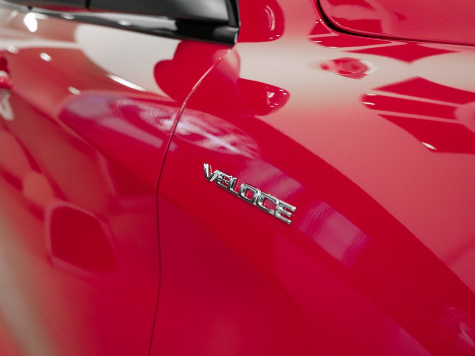 Alfa Romeo Stelvio  2025-23