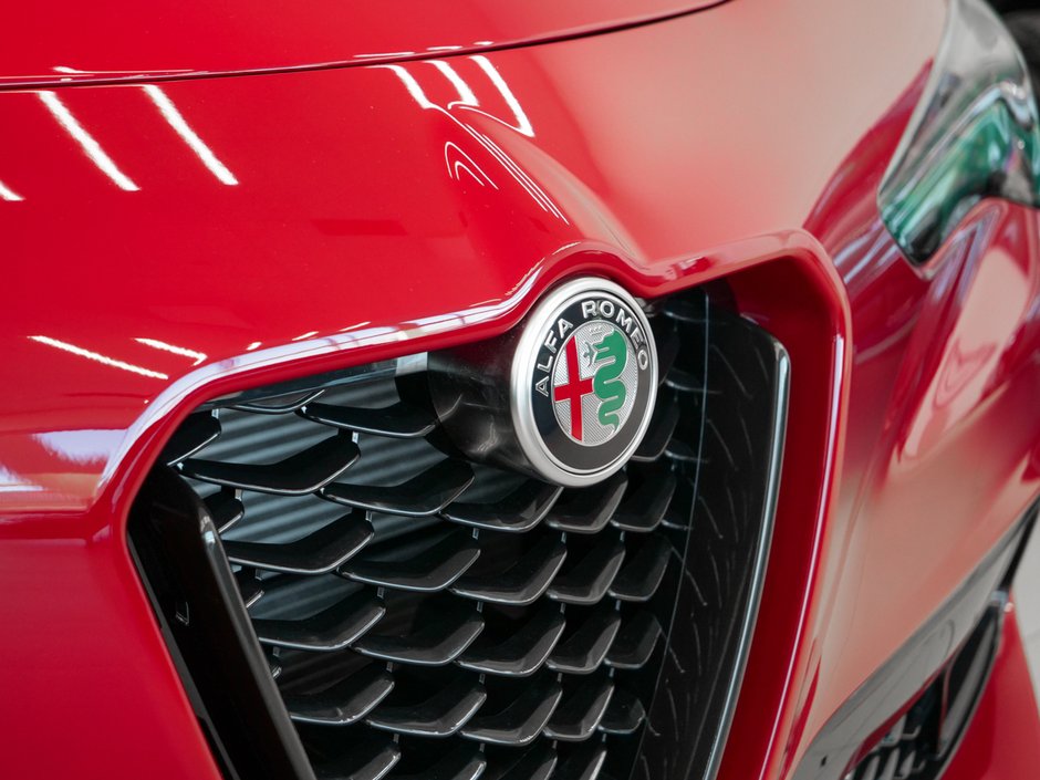 Alfa Romeo Stelvio  2025-3