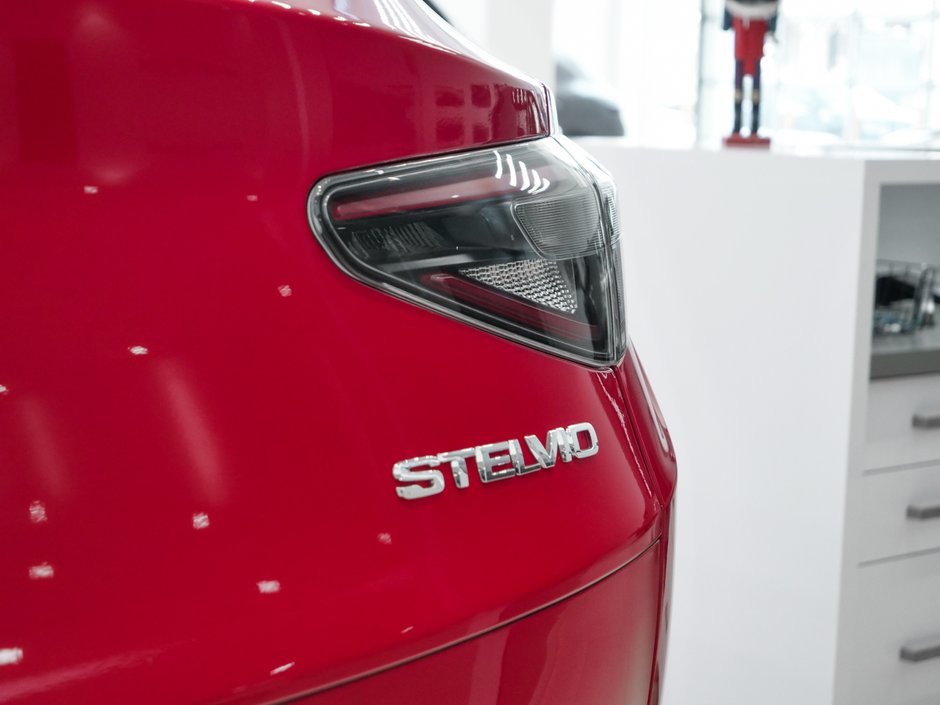 Alfa Romeo Stelvio  2025-9