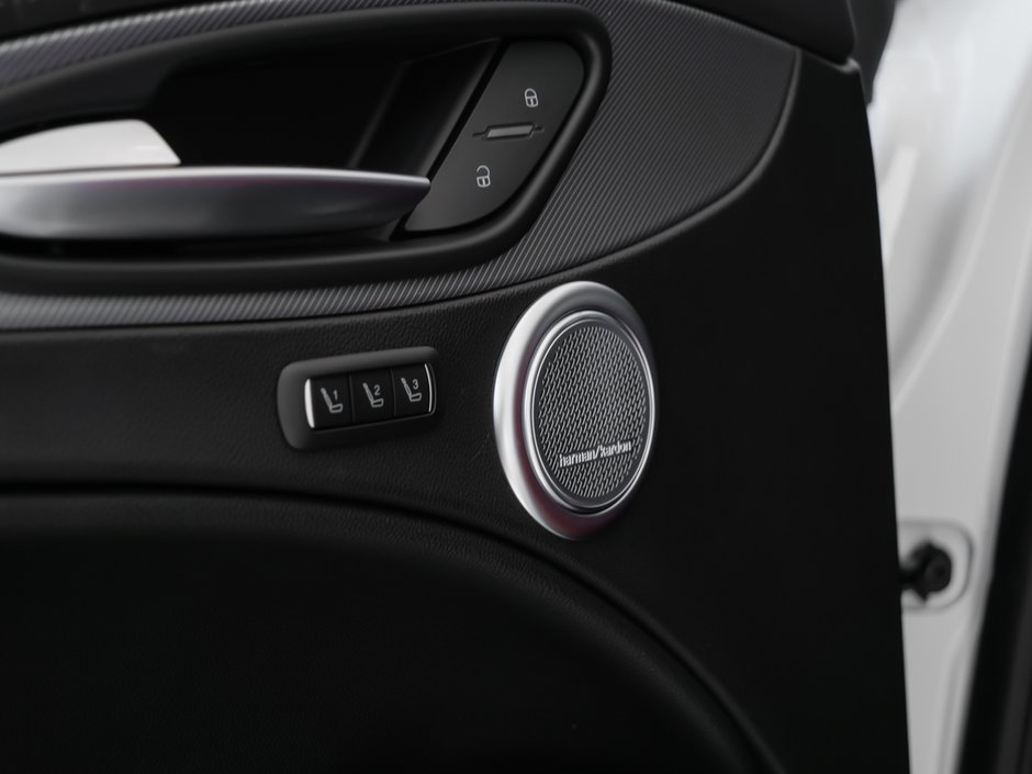 Alfa Romeo Stelvio Base 2025-27