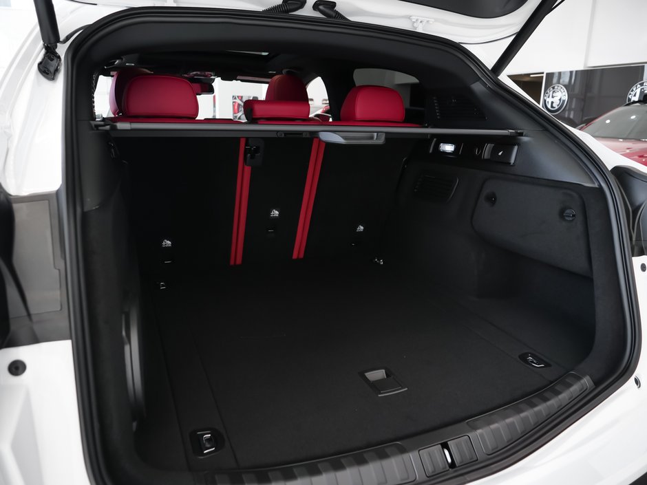 Alfa Romeo Stelvio Base 2025-37