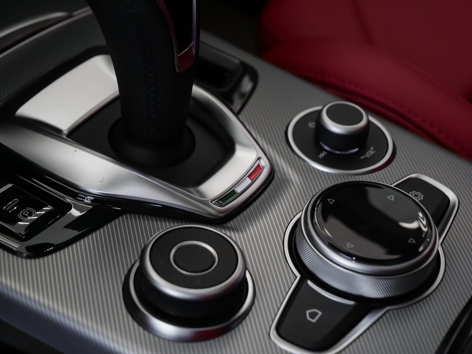 Alfa Romeo Stelvio Base 2025-22