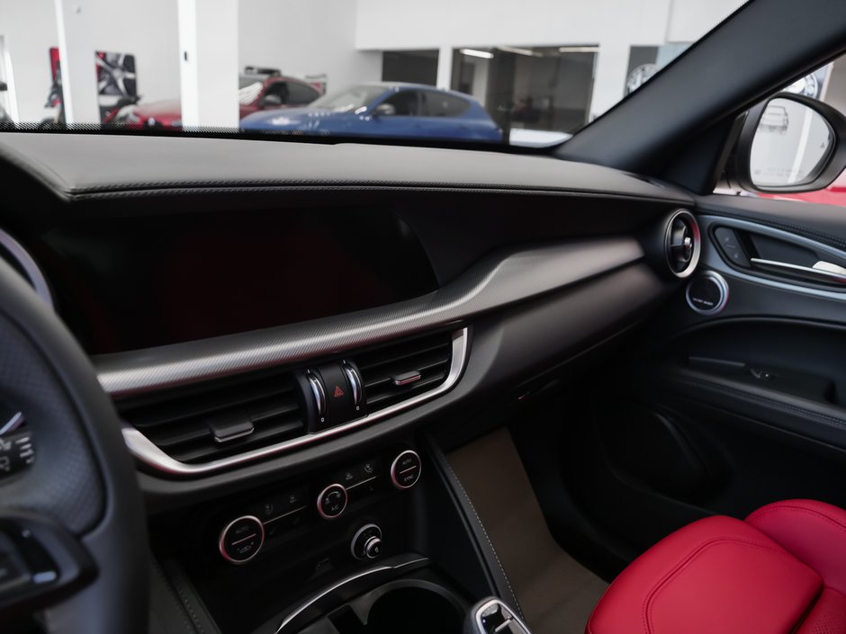 Alfa Romeo Stelvio Base 2025-21