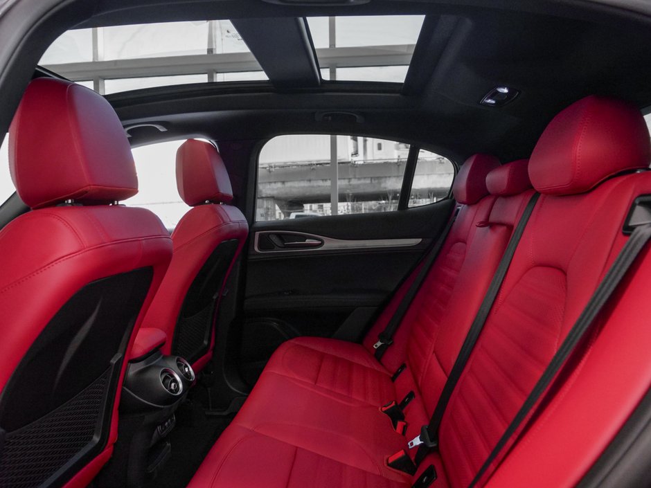 2025 Alfa Romeo Stelvio-21