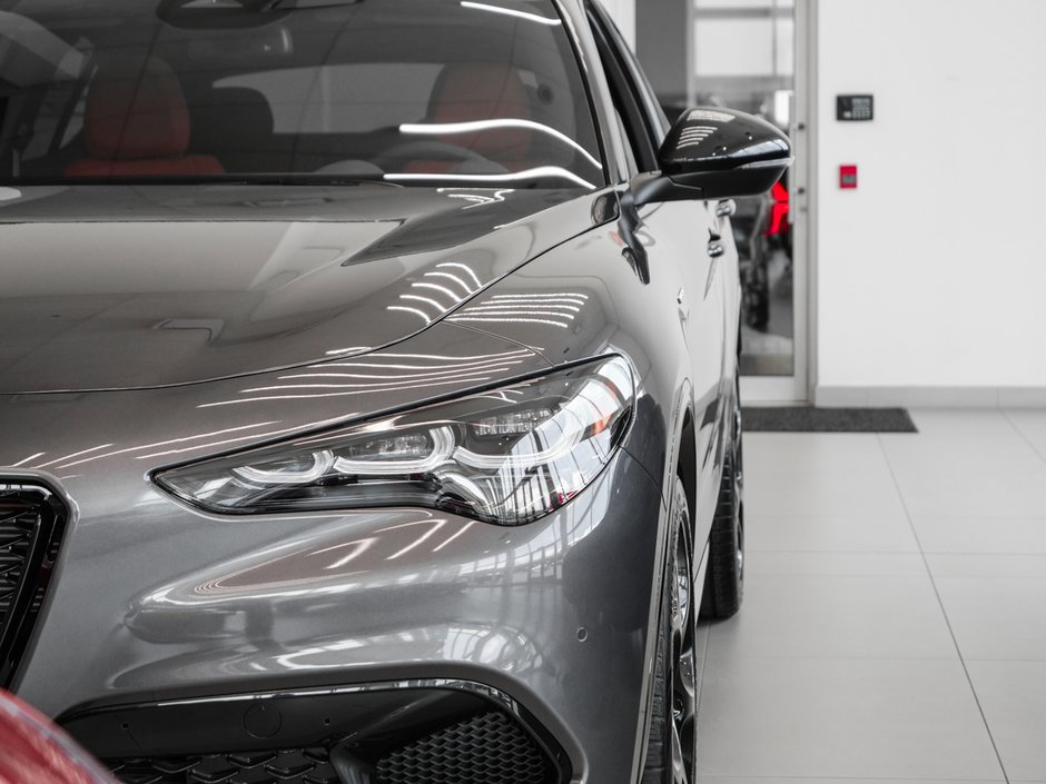 2025 Alfa Romeo Stelvio Veloce-5