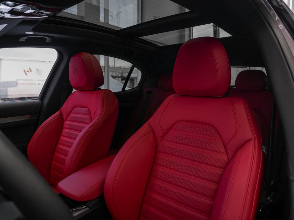 2025 Alfa Romeo Stelvio-19