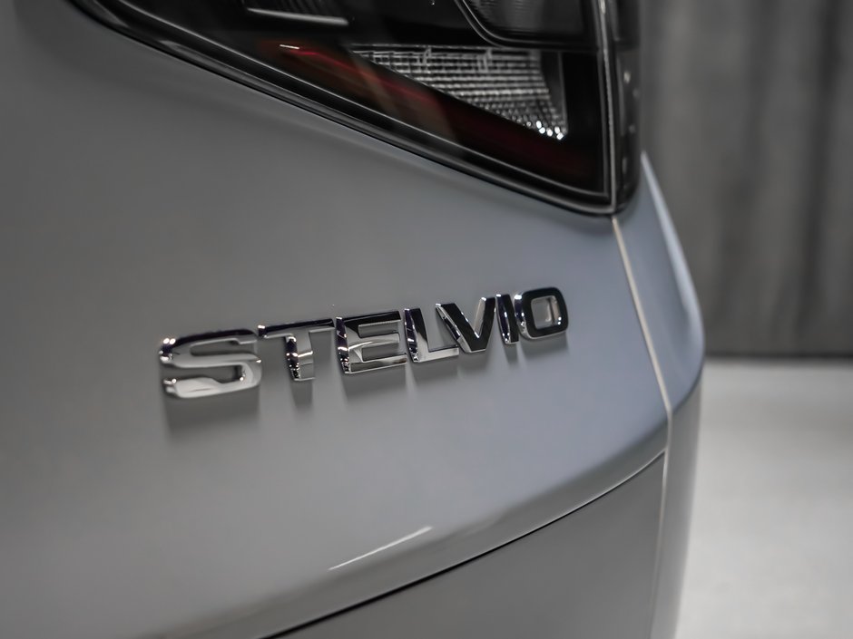 Alfa Romeo Stelvio  2025-10