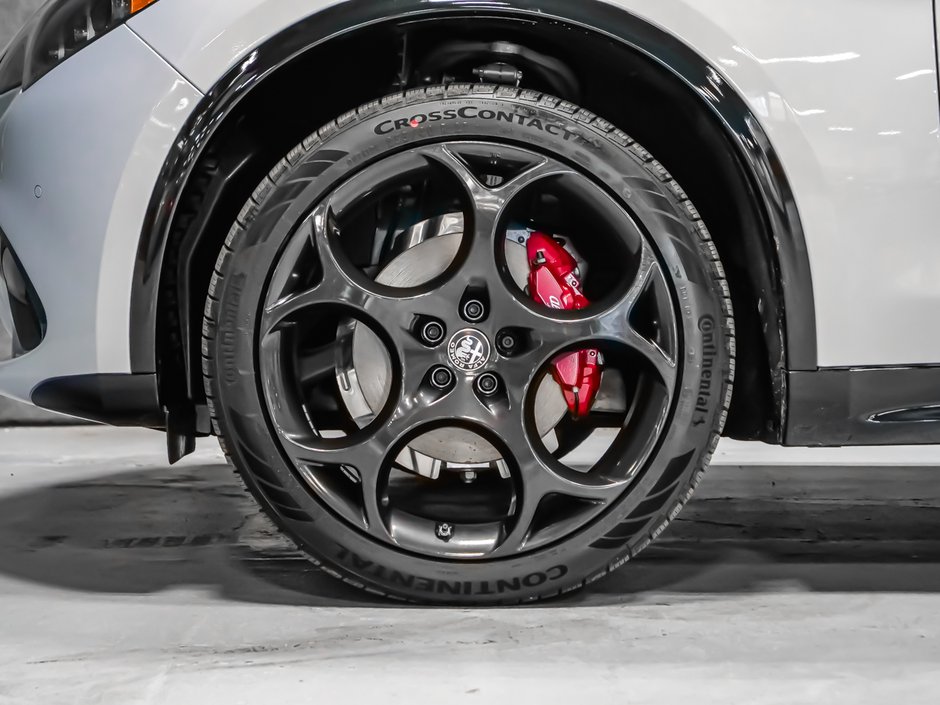 Alfa Romeo Stelvio  2025-12