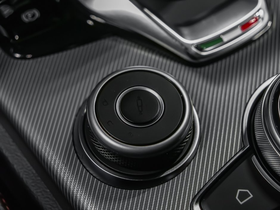 Alfa Romeo Stelvio Intensa 2025-27