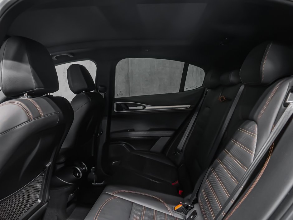 Alfa Romeo Stelvio Intensa 2025-37