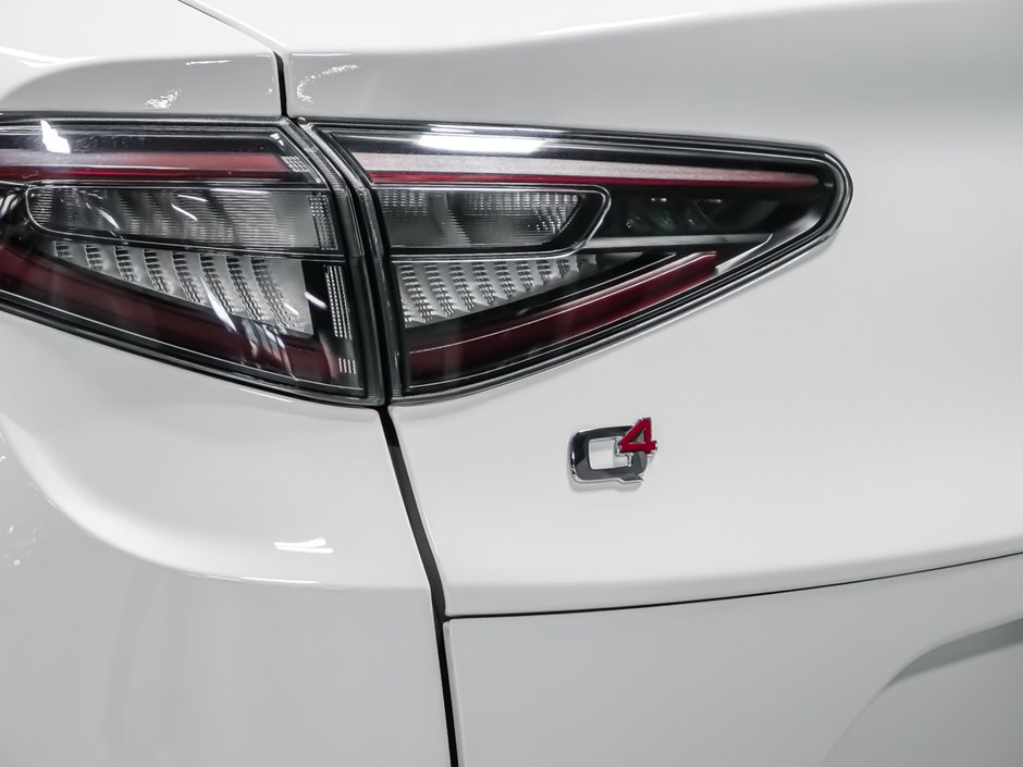 Alfa Romeo Stelvio VELOCE 2025-7