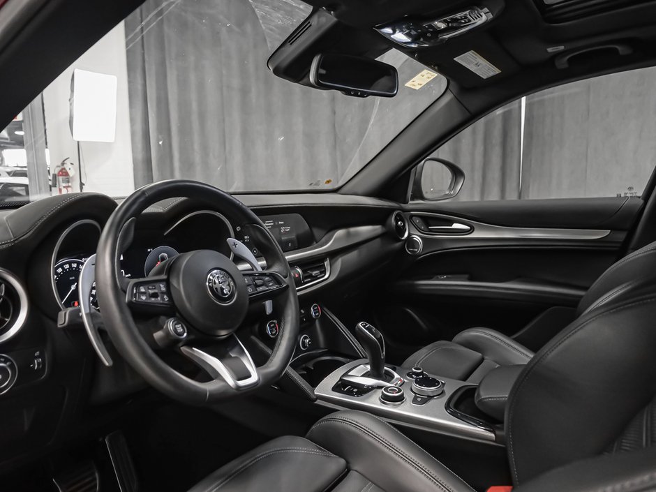 2025 Alfa Romeo Stelvio-1