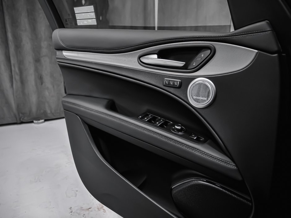 2026 Alfa Romeo Stelvio Veloce-8