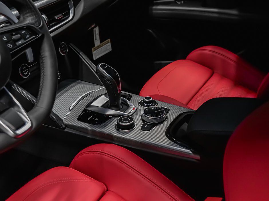 2026 Alfa Romeo Stelvio Core-7