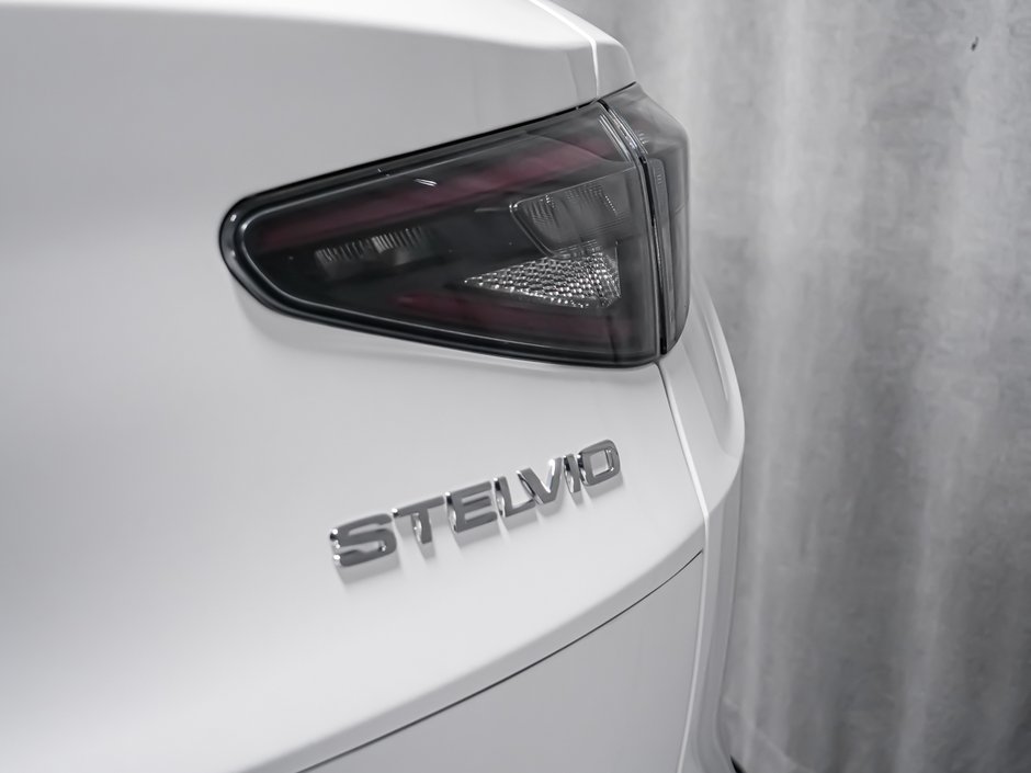 2026 Alfa Romeo Stelvio Core-24