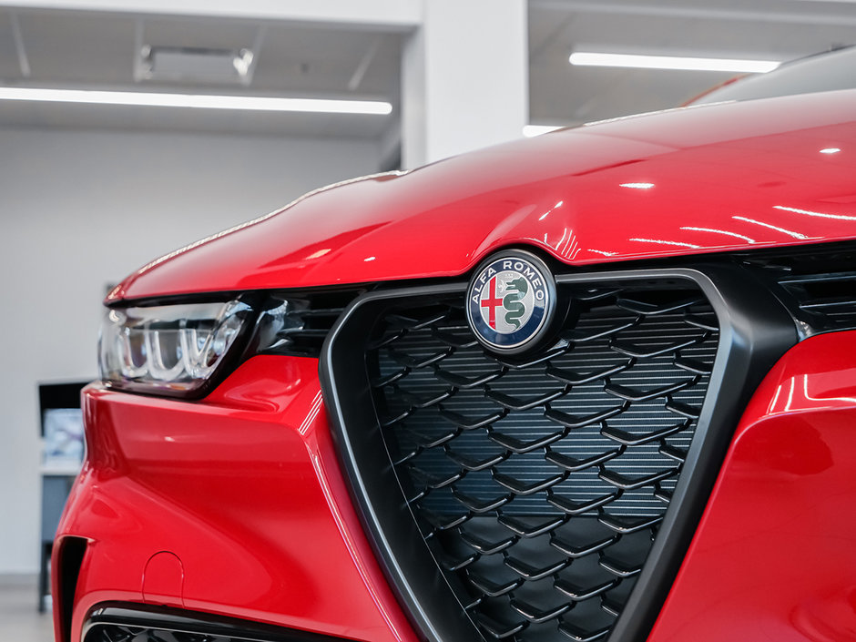 2024 Alfa Romeo TONALE PHEV VELOCE-13