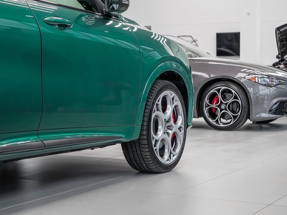 2025 Alfa Romeo TONALE PHEV TRIBUTO-12