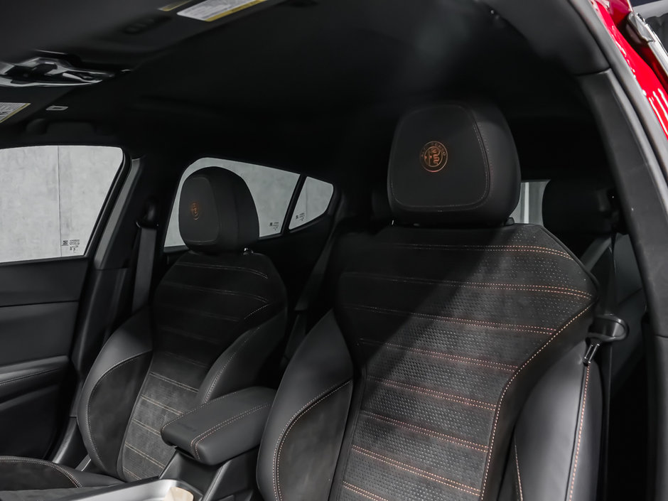 2025 Alfa Romeo TONALE PHEV Intensa-22