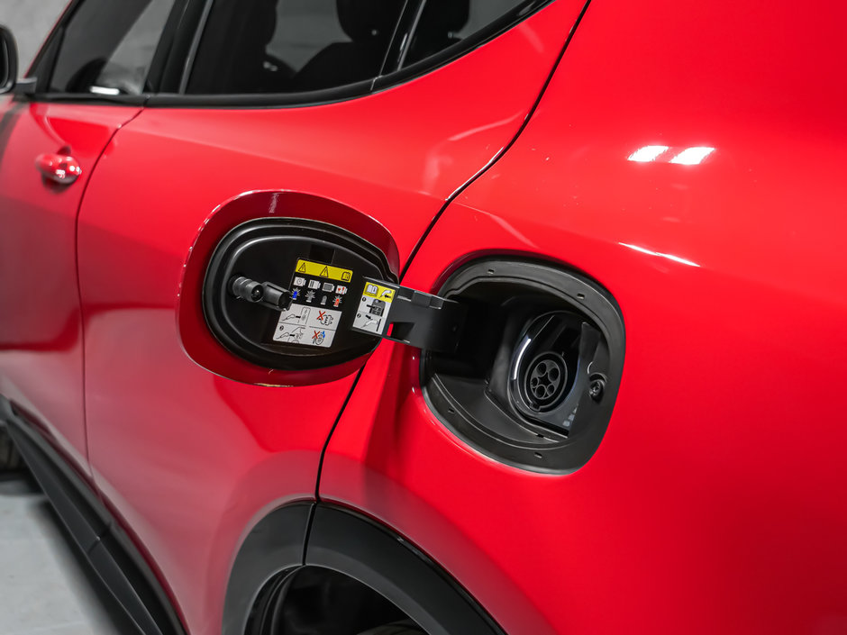 2025 Alfa Romeo TONALE PHEV Intensa-6