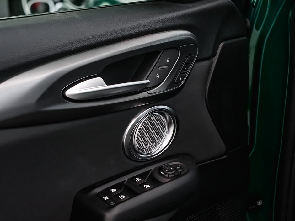 2025 Alfa Romeo Tonale PHEV TRIBUTO-25