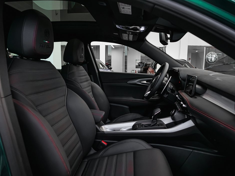 2025 Alfa Romeo Tonale PHEV TRIBUTO-65