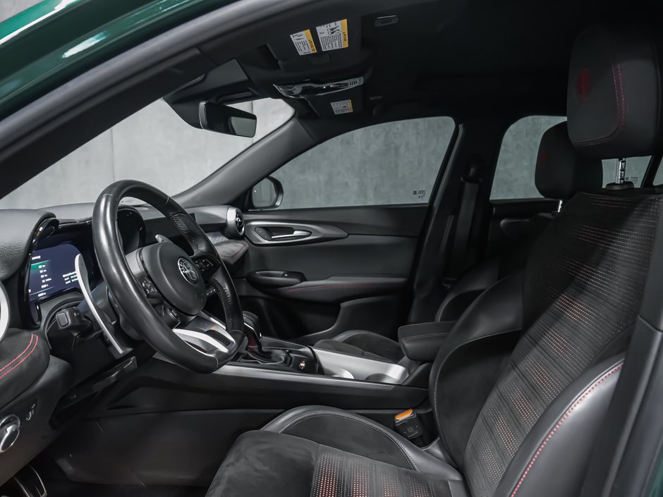 2024 Alfa Romeo Tonale VELOCE-13