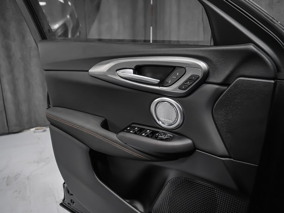 2025 Alfa Romeo Tonale Intensa-11